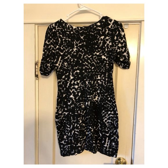 Banana Republic Black and White Dress - Picture 2 of 3